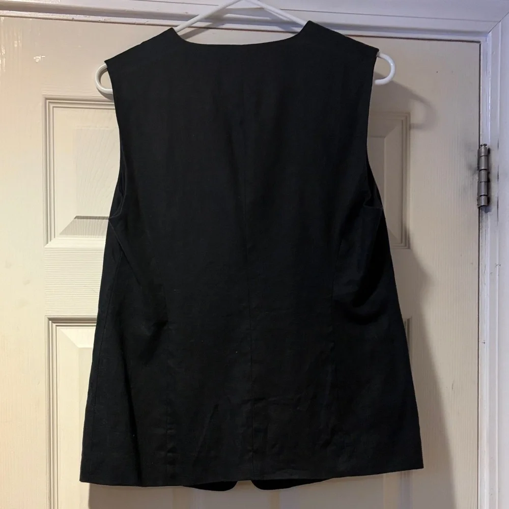 BR Longline Linen Sleeveless Vest in Black 10 - Picture 2 of 3
